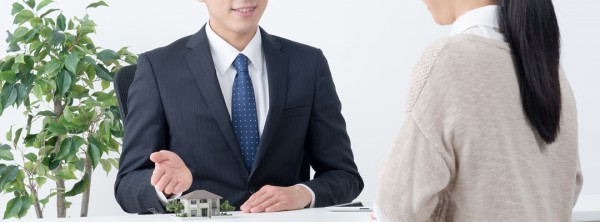 営業職がきついと思う理由！ノルマの厳しさからコミュニケーションまで解説サムネイル